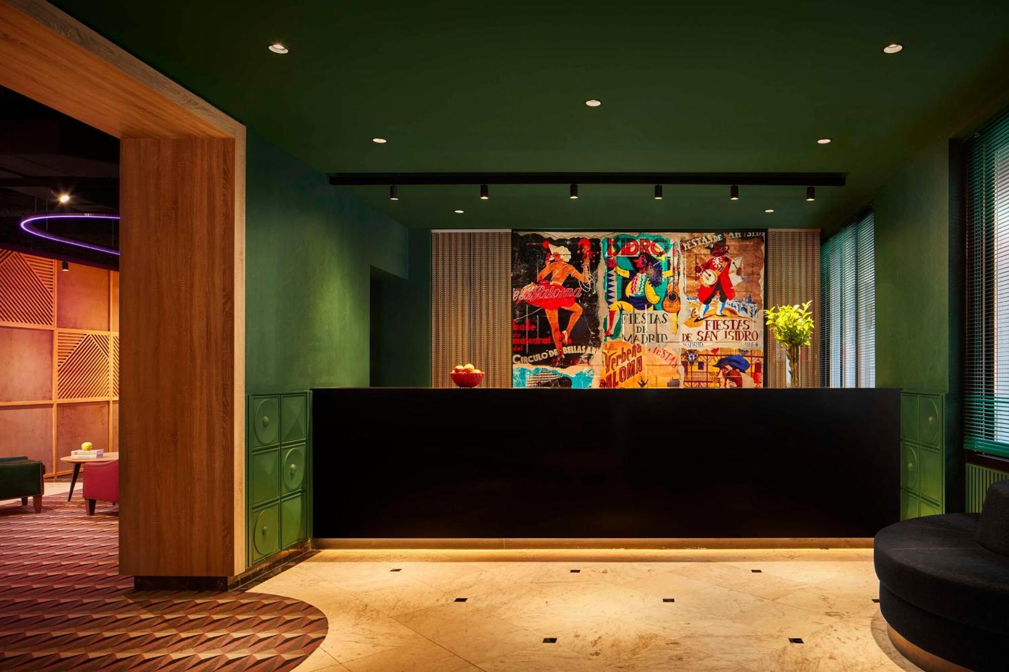 เอ็นเอช มาดริด อลอนโซ มาร์ติเนส Hotel ภายนอก รูปภาพ